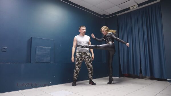 Low Blow Queen - Image 5