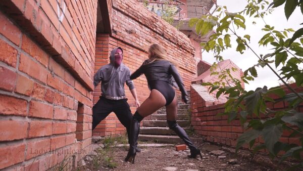 Black Canary Lora: The Raid - Image 9