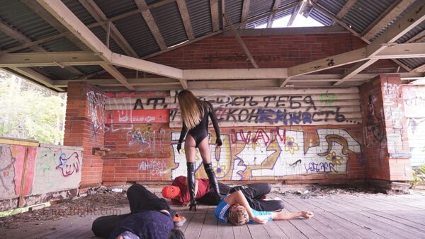Black Canary Lora: The Raid - Image 16