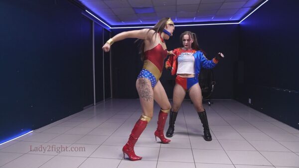 Bound Justice: Wonder Woman vs Harley Quinn - Image 19