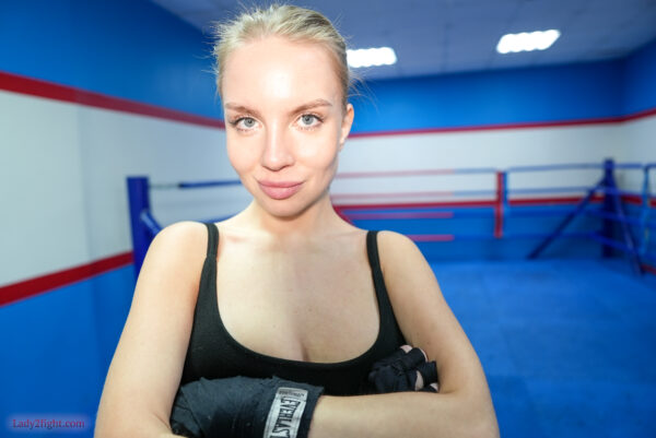 Underground Queens: Lora vs Sarah - Image 3