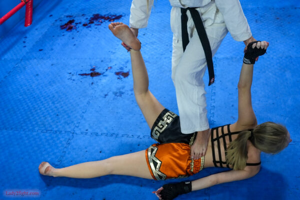 Underground Queens: Lora vs Sarah - Image 17