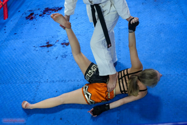 Underground Queens: Lora vs Sarah - Image 18