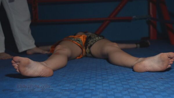 Underground Queens: Lora vs Sarah - Image 21